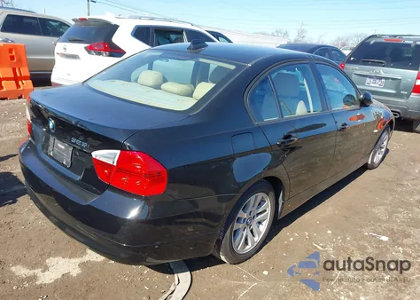 2006 BMW 325I z USA, uszkodzony, nr VIN WBAVB13596PT03563